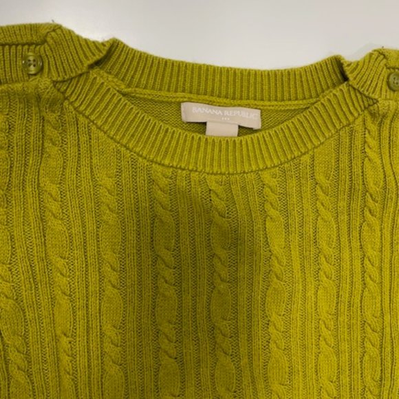 BANANA REPUBLIC Green Cable Knit Sweater with Shoulder Buttons ~ Size S… - Picture 3 of 14